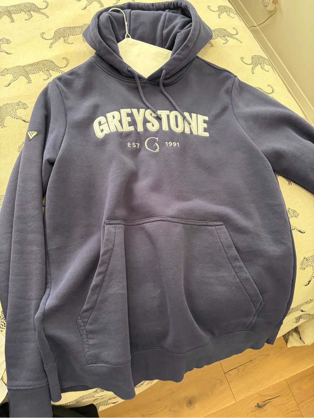 Men's Navy Blue Pullover Hoodie - size M